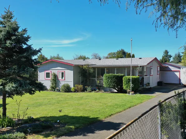 97884 Chilcote Ln, Brookings, OR 97415