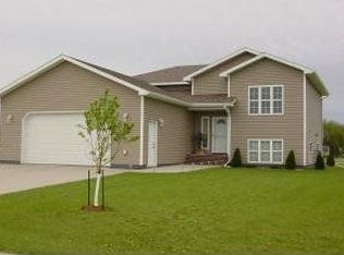 2307 Pinehurst Ct NW, East Grand Forks, MN 56721