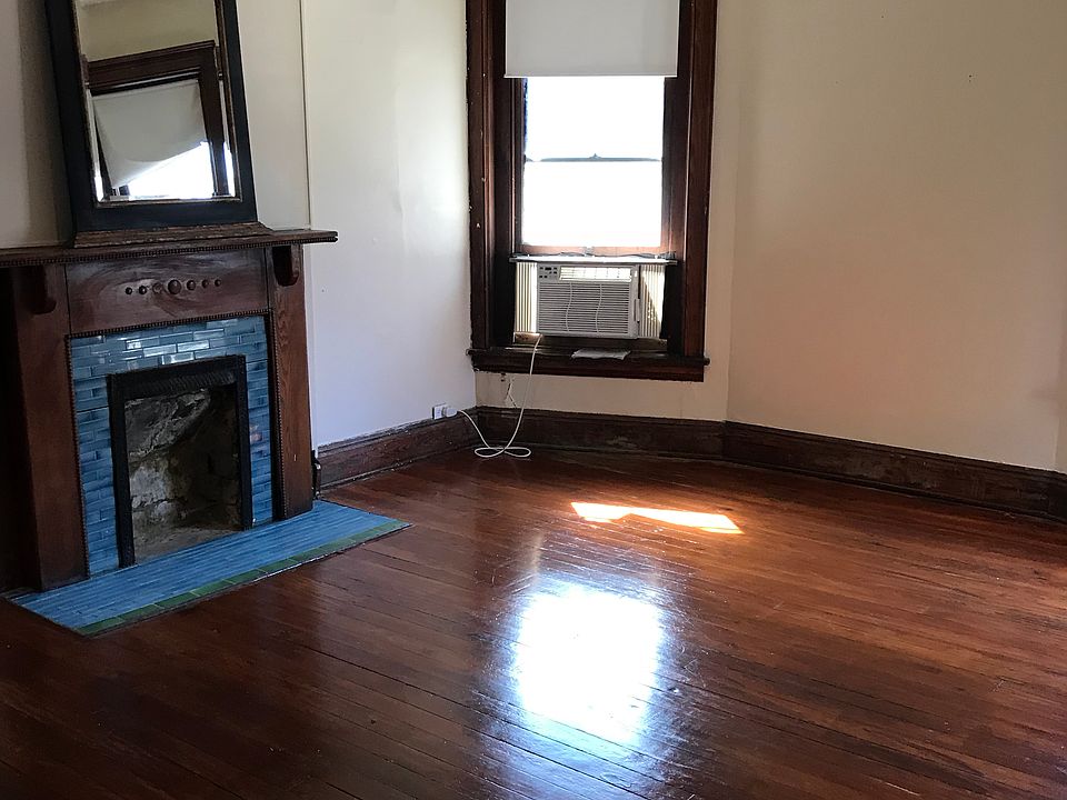 1st image of 125 Coral Ave APT 2