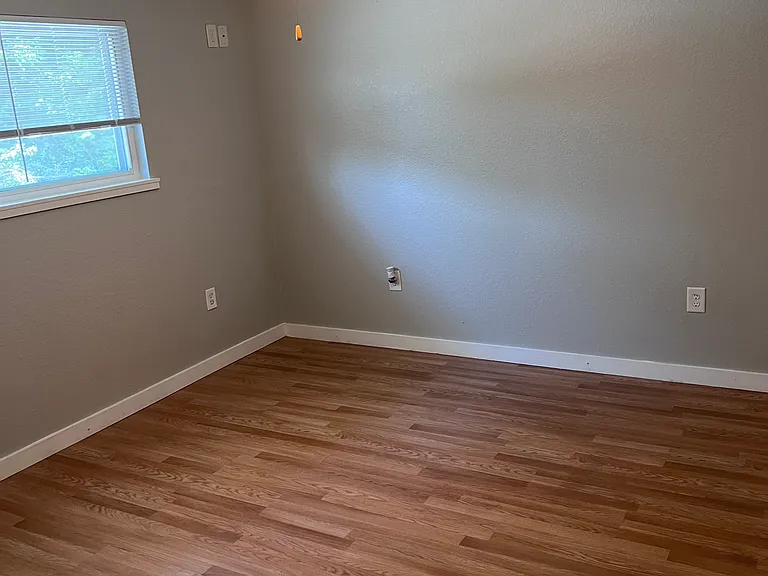 2308 Barbara Ln #V-2 — Photo 4
