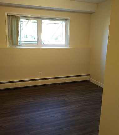 4th image of 10511 101st Ave #103