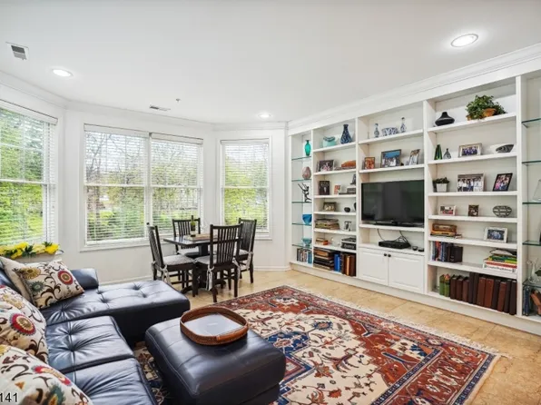 5302 Pointe Gate Dr #5302, Livingston Twp., NJ 07039