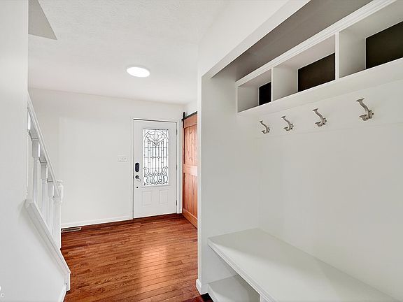 4th image of 8210 Castleton Blvd