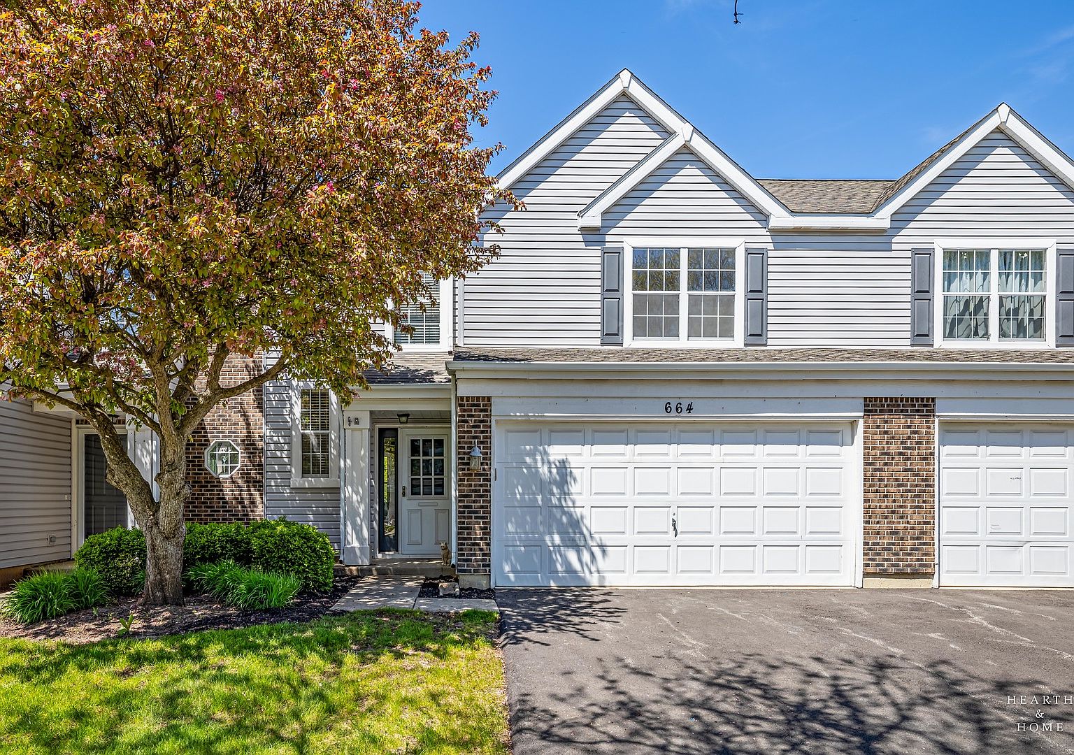 664 Silk Oak Ln, Crystal Lake, IL 60014 | Zillow