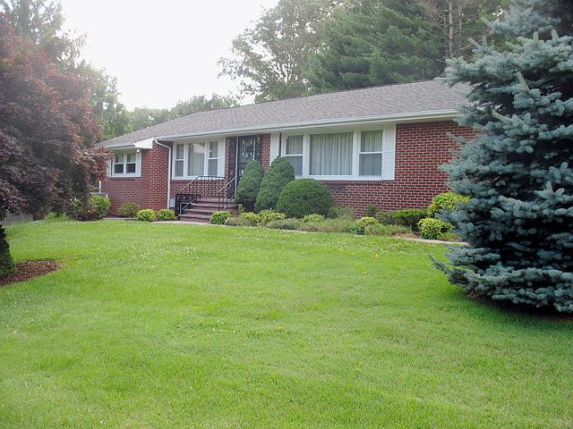 1st image of 300 Highland Cir