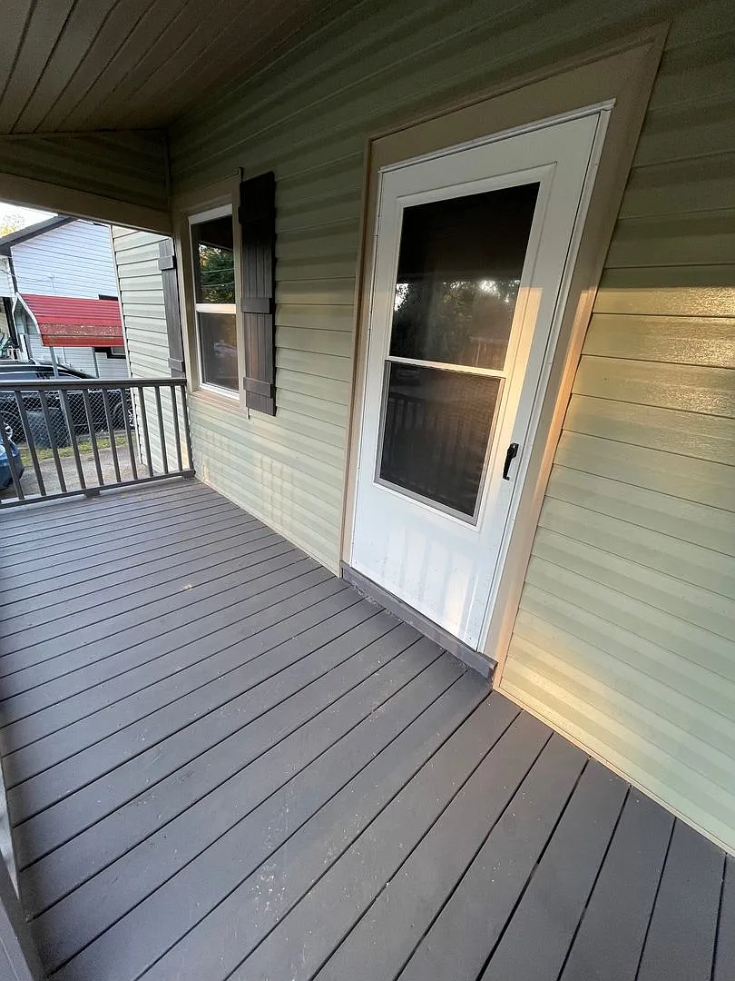 Charming 2-Bedroom Home with Fenced Yard & Classic Character — Photo 2