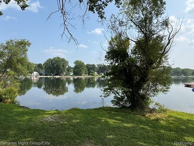6764 Grand Beach Dr, photo 10