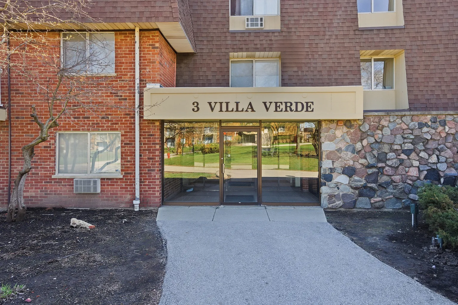 3 Villa Verde Dr APT 311 photo 1