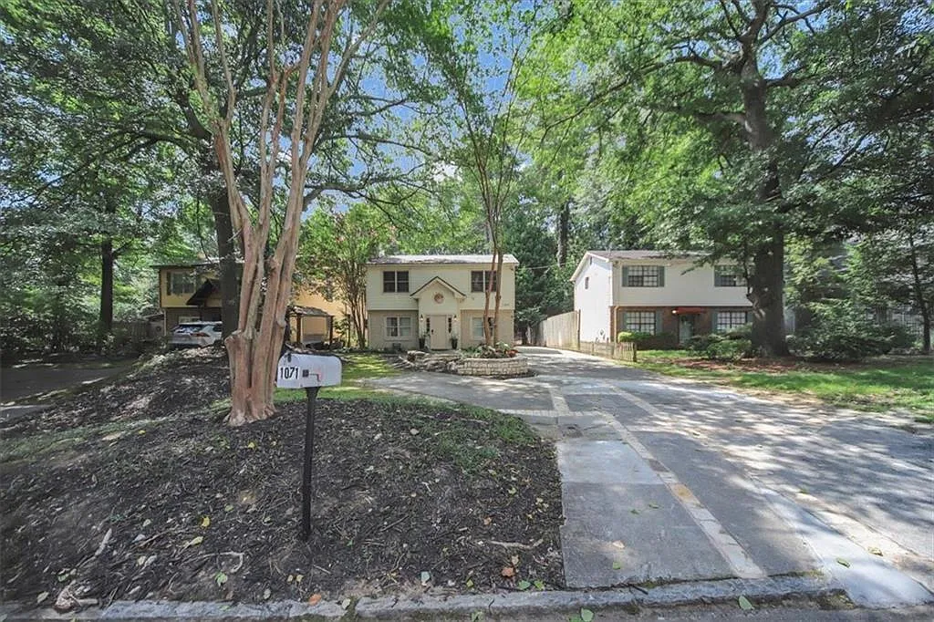 3 bed, 2.5 bath, 1562 sqft, $5,500 — Photo 4
