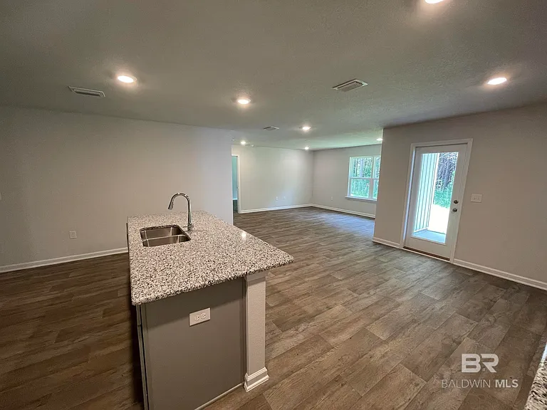 10415 Ruffian Rte — Photo 3