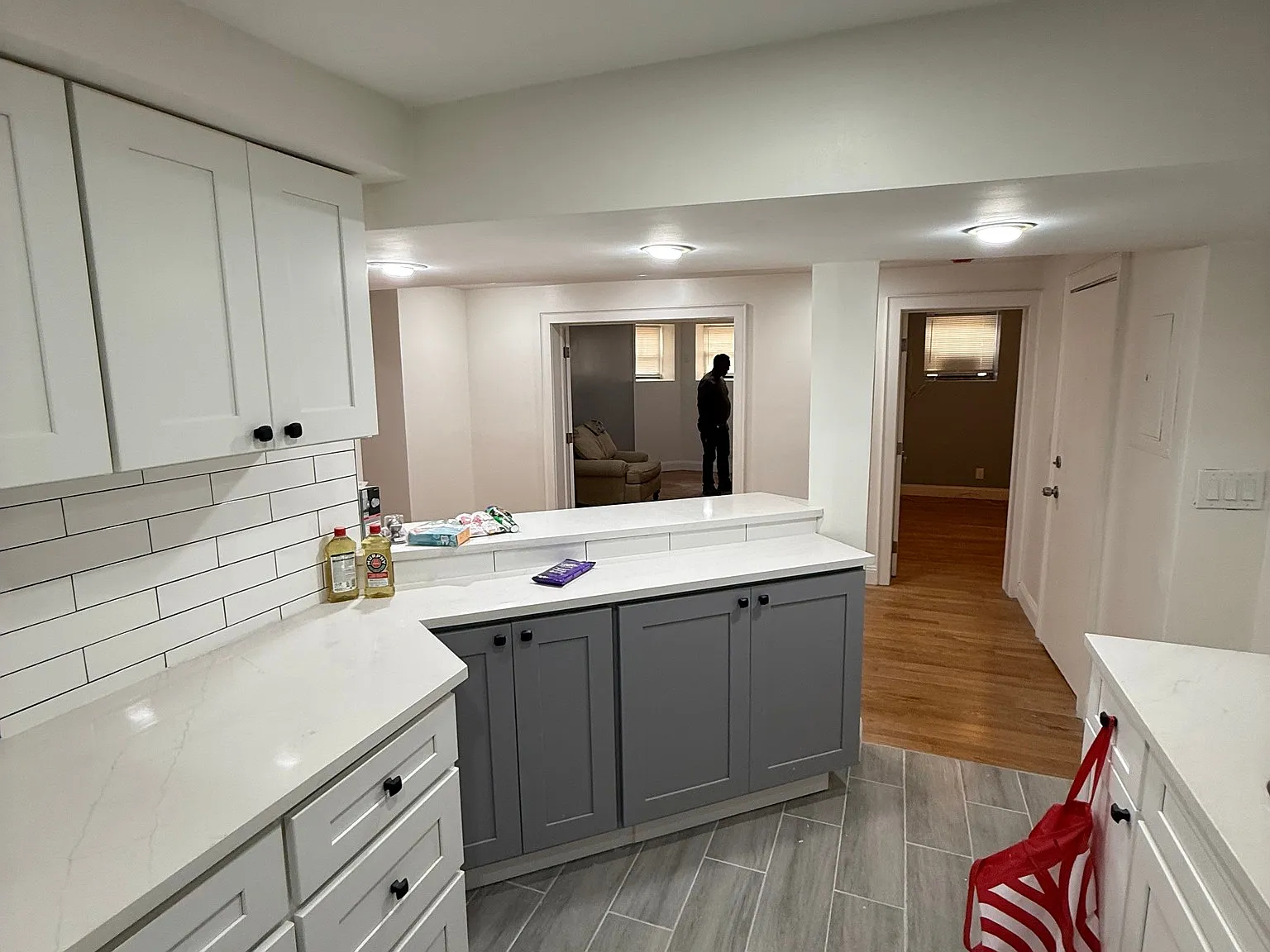 3 bed, 1.5 bath, $3,900 — Photo 3