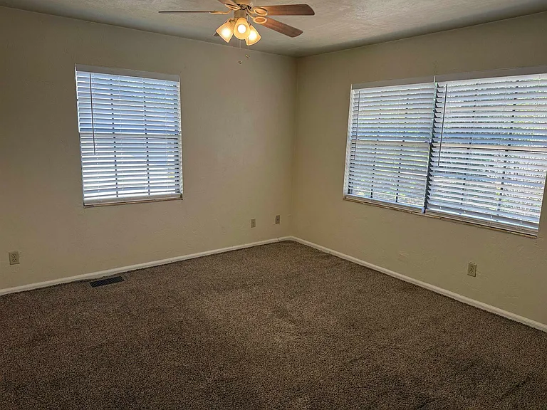 2622 Old Bainbridge Rd #D — Photo 11