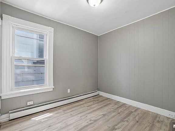 4th image of 7 Belle Ave 2