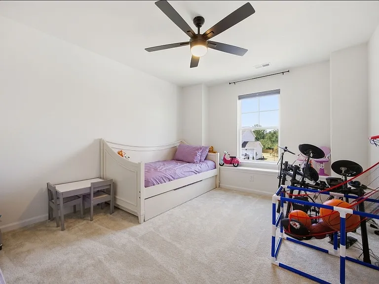 315 Enfield Dr — Photo 17