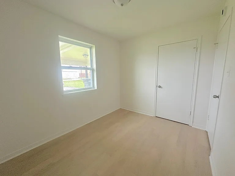 427 S Nickens Ave — Photo 7