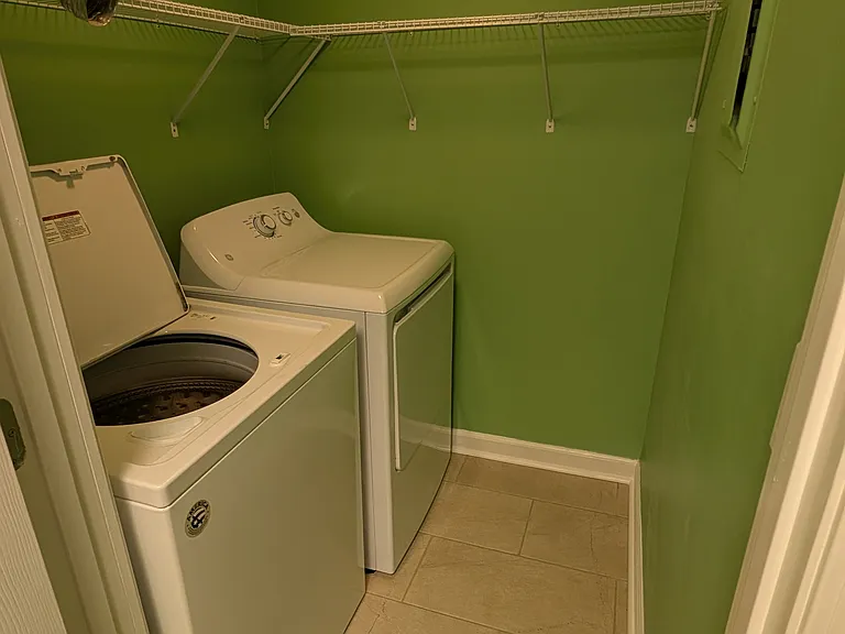 2011 Wingate Way #2011 — Photo 8