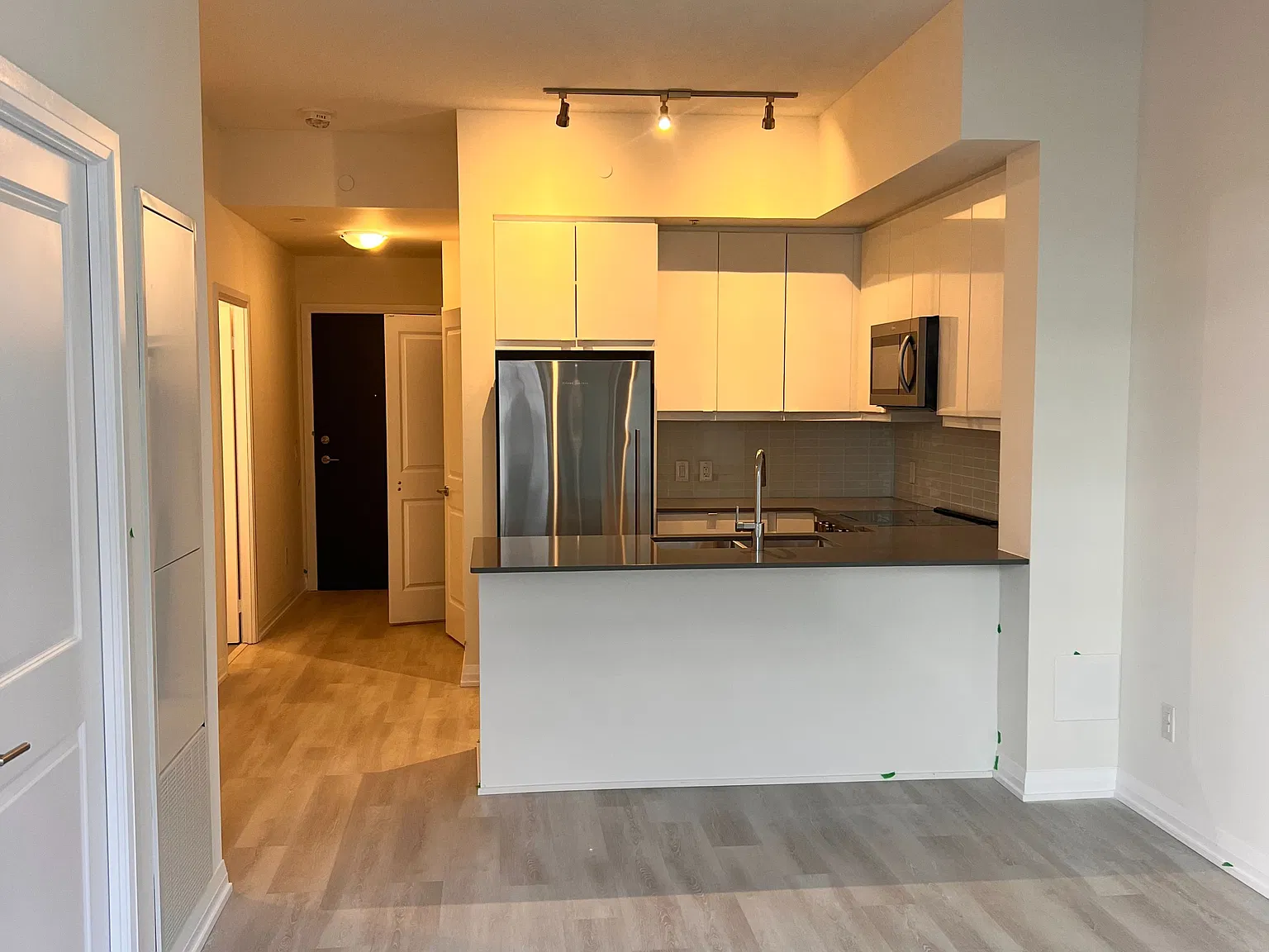 3270 Sheppard Ave E — Photo 4