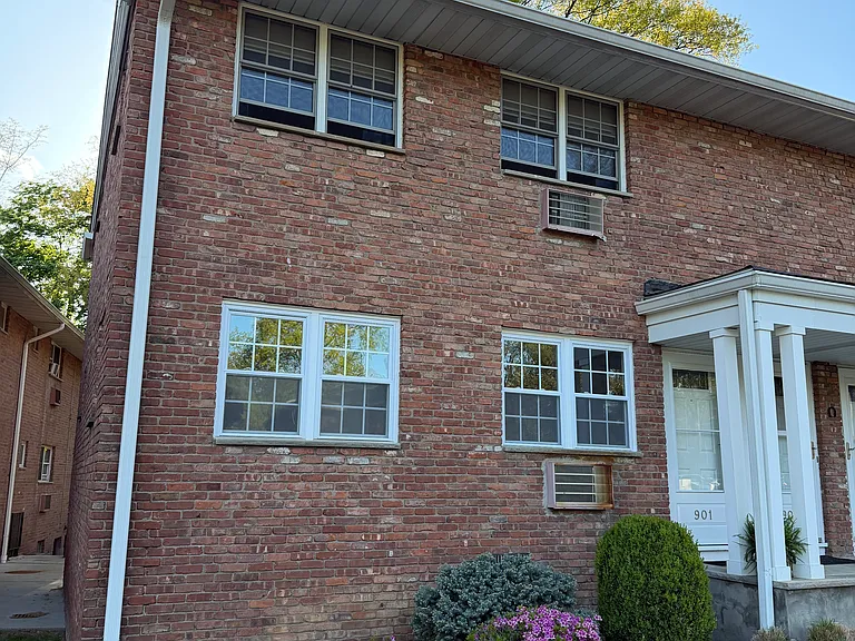 901 Washington Dr #901 — Photo 1