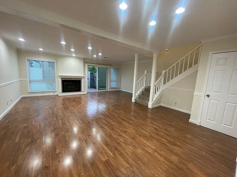 19226 Vineyard Ln — Photo 11
