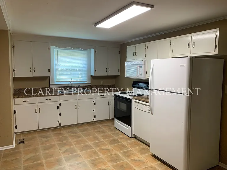 883 Harle Ave NW — Photo 9