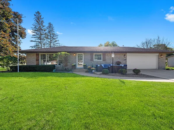 5 Crescent Pl, Joliet, IL 60433