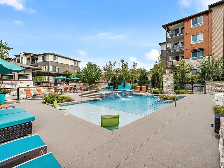 The View at Golden Ridge — Photo 10