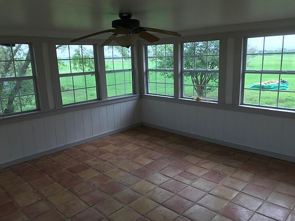 5th image of 3720 S Loop 1604 E
