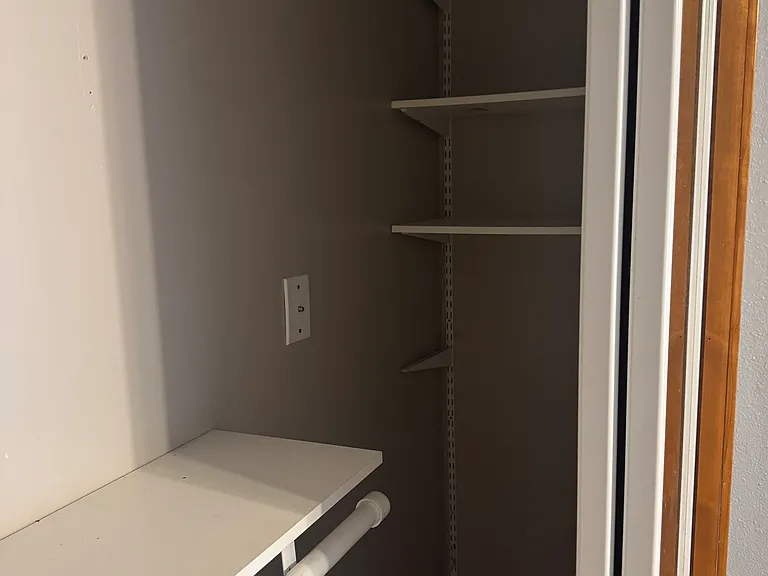 13916 Radford Ln — Photo 3