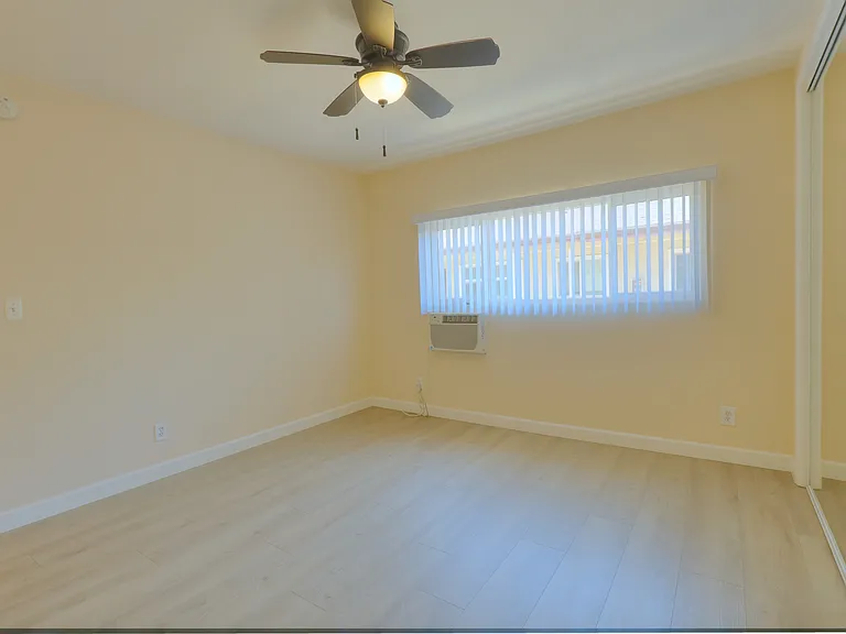 4808 Riverton Ave #7 — Photo 19