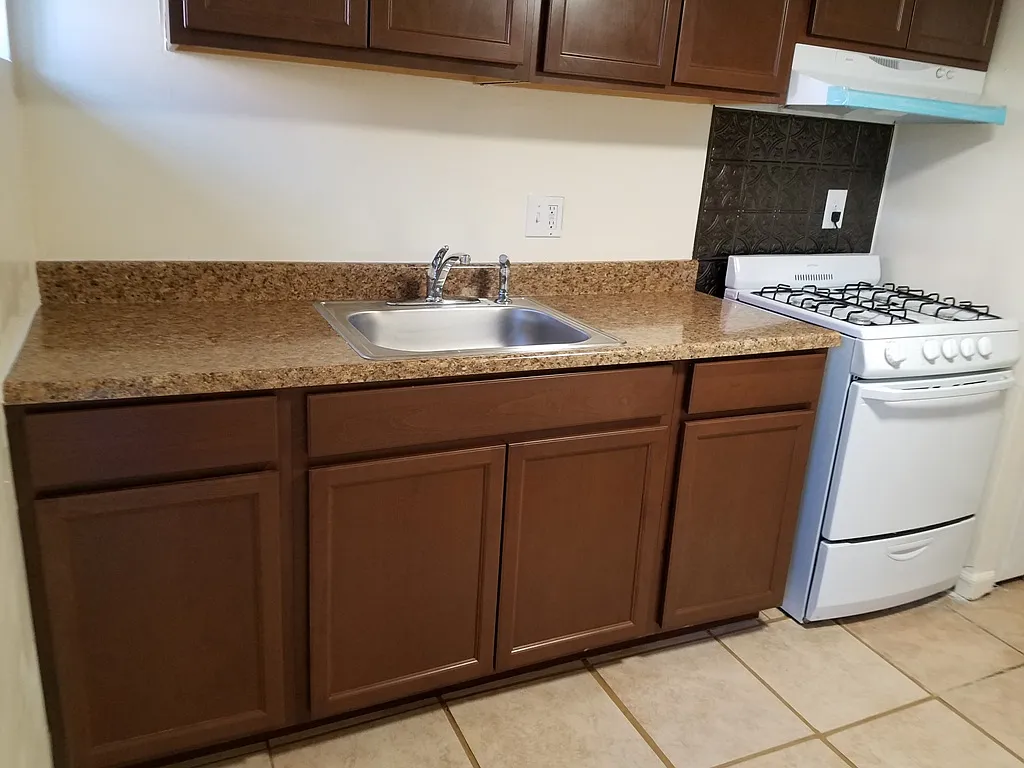 725 Fairmont St NW - Basement - Unit #E — Photo 4