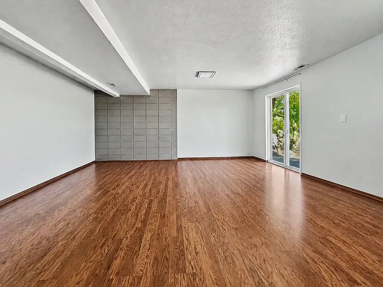 16815 NE 6th Pl — Photo 21