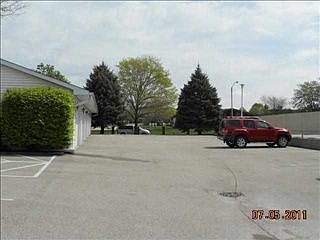 2nd image of 14 Canterbury Ct APT 1
