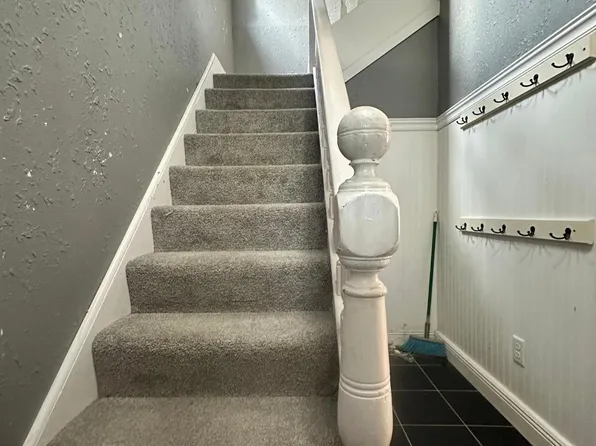 810 30th Ave N, Minneapolis, MN 55411