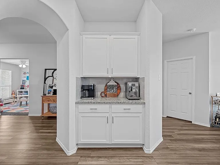 3025 Risinger Rd — Photo 4