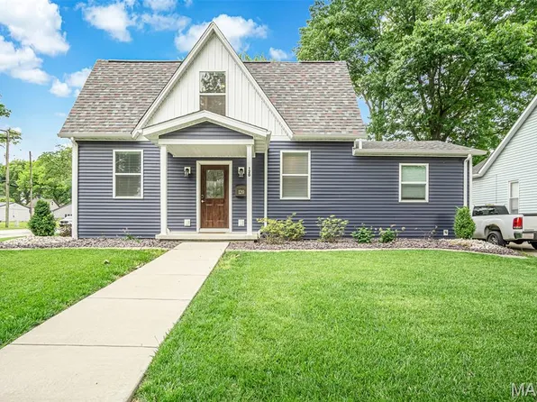 120 E 1st St, Trenton, IL 62293