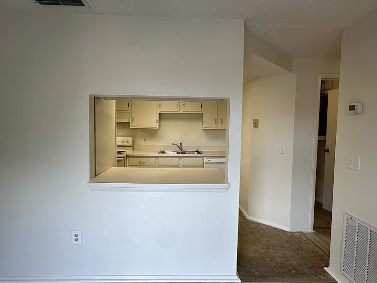4022 Beaver Ln #1000H — Photo 8