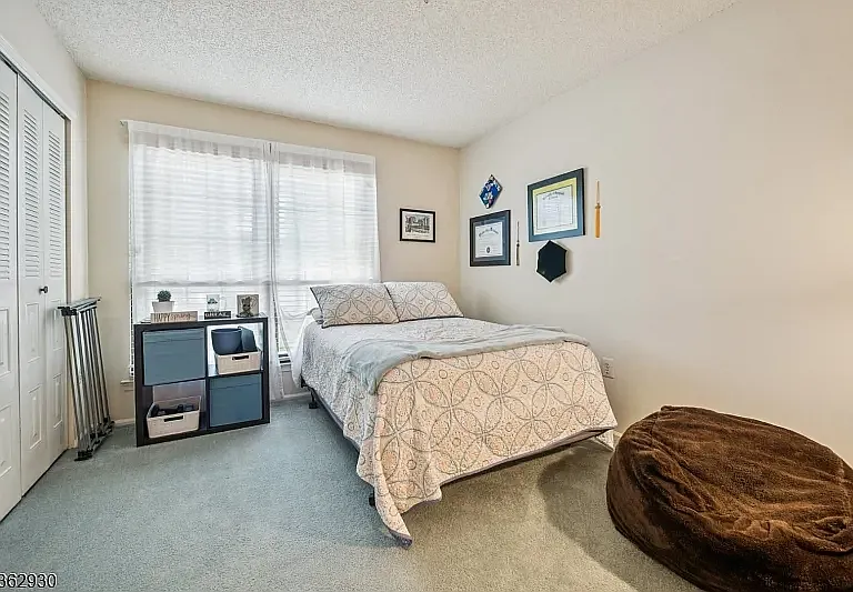 269 English Pl — Photo 8