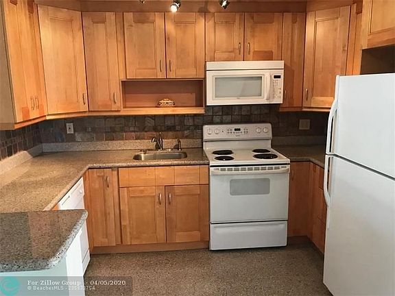 5th image of 1620 NE 45th St