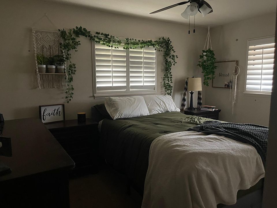 1st image of 5575 Turnbull Cir