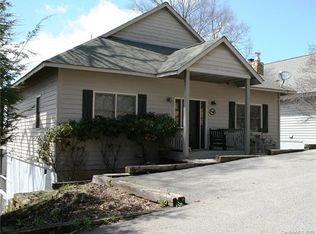 156 Cottage Ln, Mars Hill, NC 28754