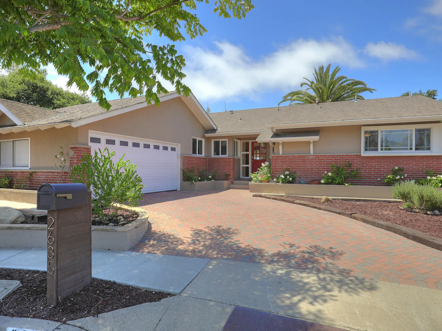 3 bed, 2.0 bath, 1991 sqft, $6,500 — Photo 2