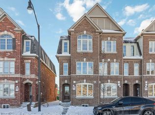 11 Finegan Cir, Brampton, ON L7A4Z7
