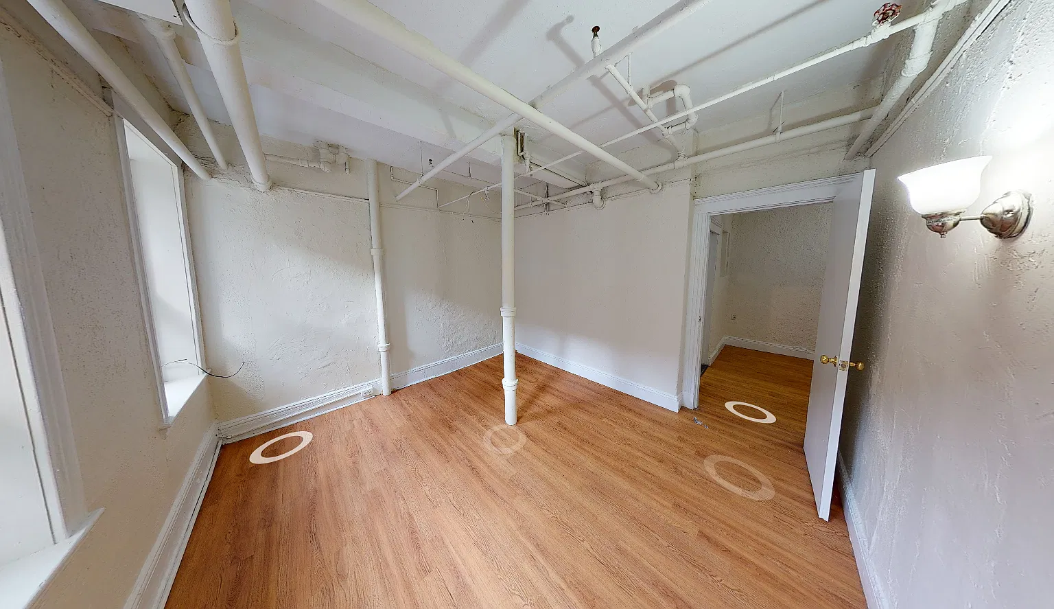 3 bed, 9998 sqft, $2,525 — Photo 3