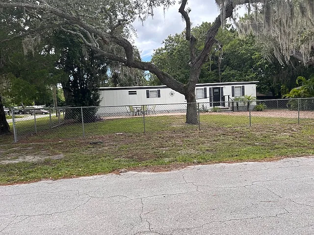 Front Lot view - 7939 Cadillac Ave #1