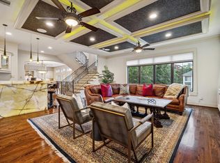150 Vieux Carre Dr, Houston, TX 77009