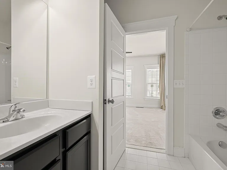 212 Upper Brook Ter — Photo 35