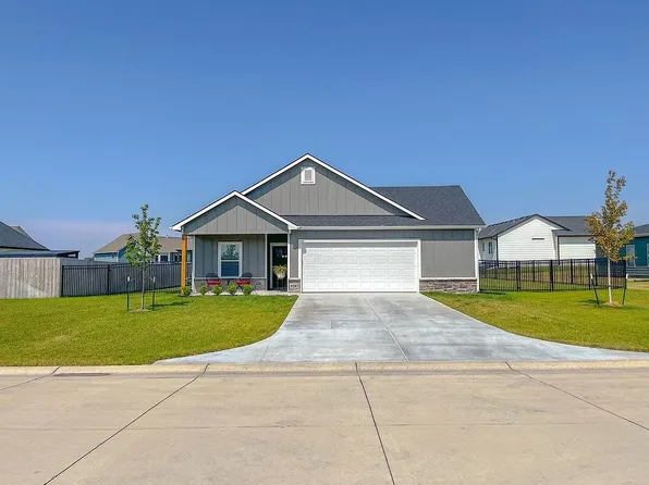 5287 N Cambridge St, Wichita, KS 67226