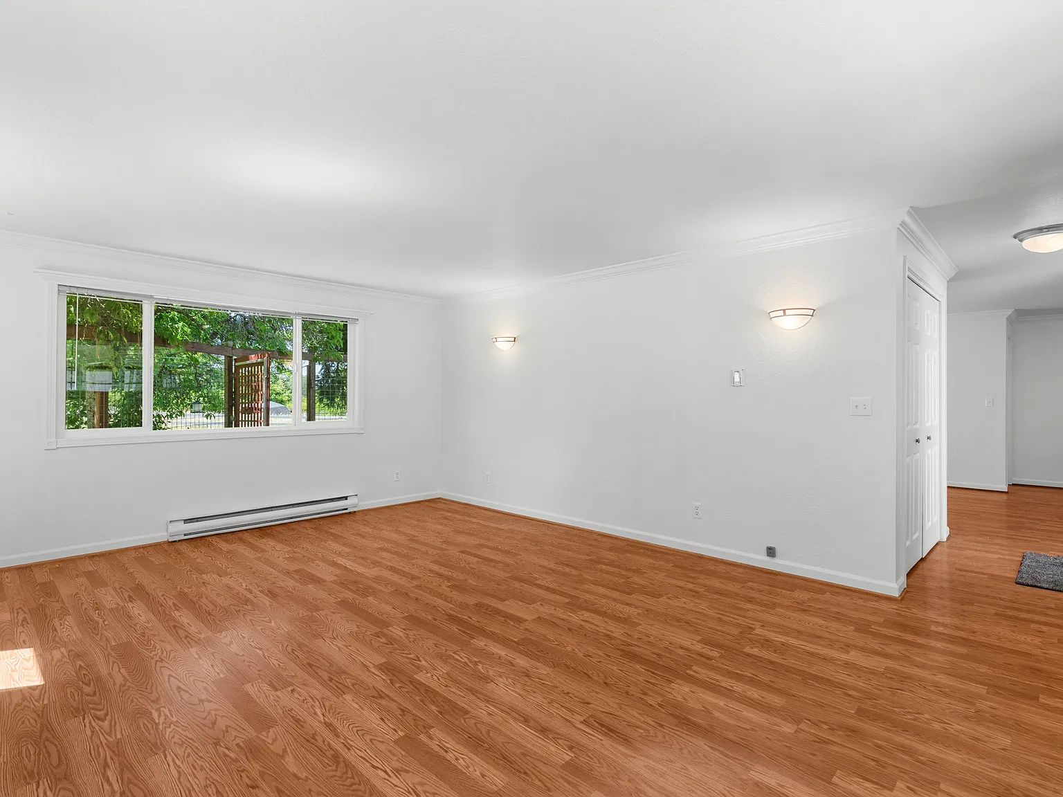 3 bed, 1688 sqft, $3,100 — Photo 3