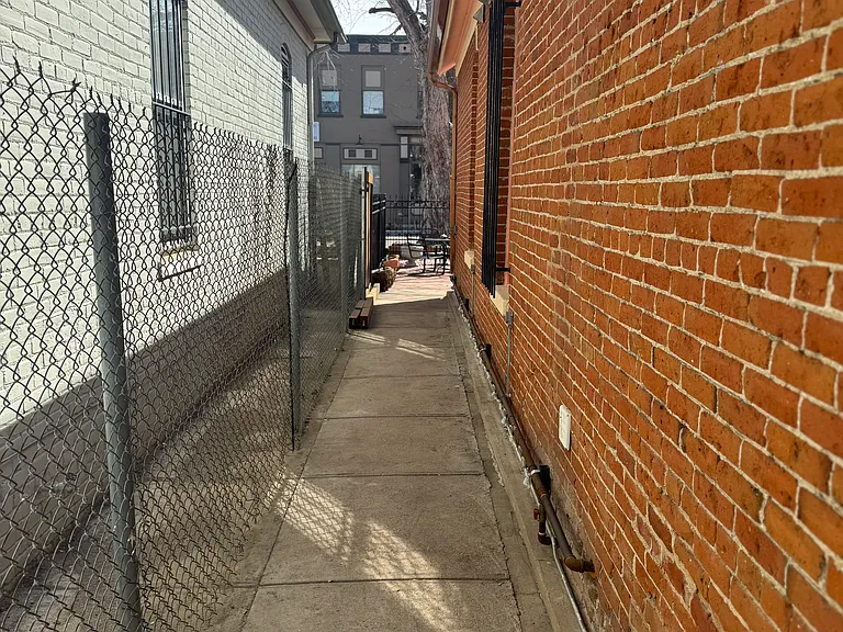 2517 Curtis St — Photo 19