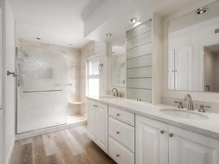 Master bath - On suite